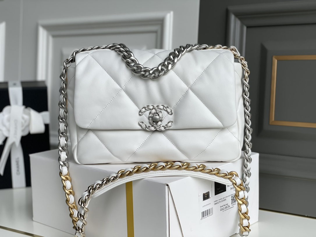 Chanel 19 Bags